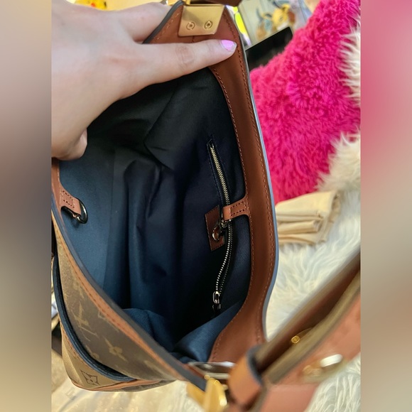 ❣️❣️❣️SOLD on IG❣️❣️❣️ Dauphine Hobo PM 2 way reverse monogram - Picture 9 of 10